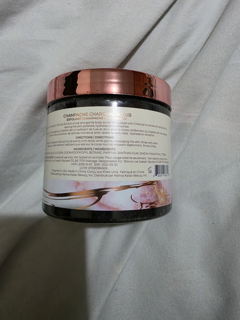 Manna Kadar Champagne Charcoal Scrub